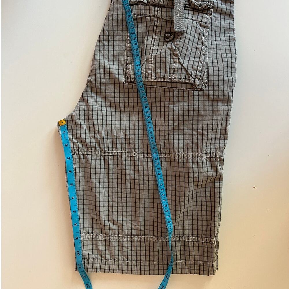 Guess Checkered Gray Cargo 100% Cotton 11.5" Inseam Shorts Men Size 34 - Picture 7 of 8